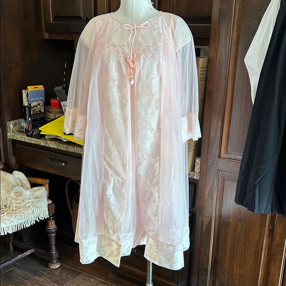 Vintage Sz 32/34 2pc Beautiful Sears Pink Lace Nightgown Set Peignoir GVC